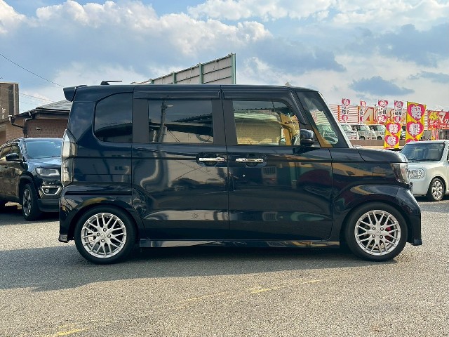 ホンダ N-BOXカスタム4枚目