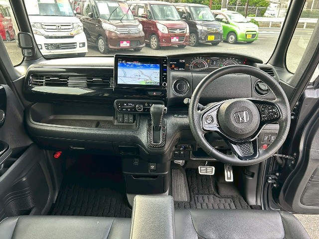 ホンダ N-BOXカスタム10枚目