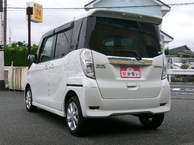 三菱 eKスペースカスタム7枚目