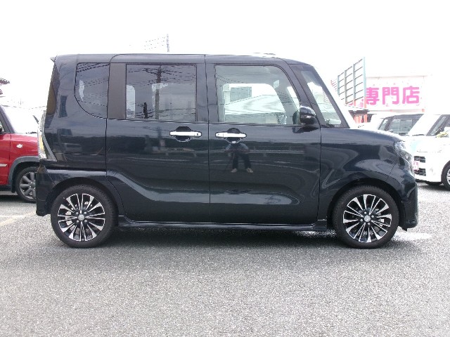 ダイハツ タントカスタム4枚目
