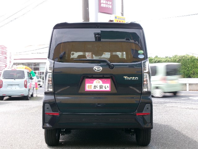 ダイハツ タントカスタム6枚目
