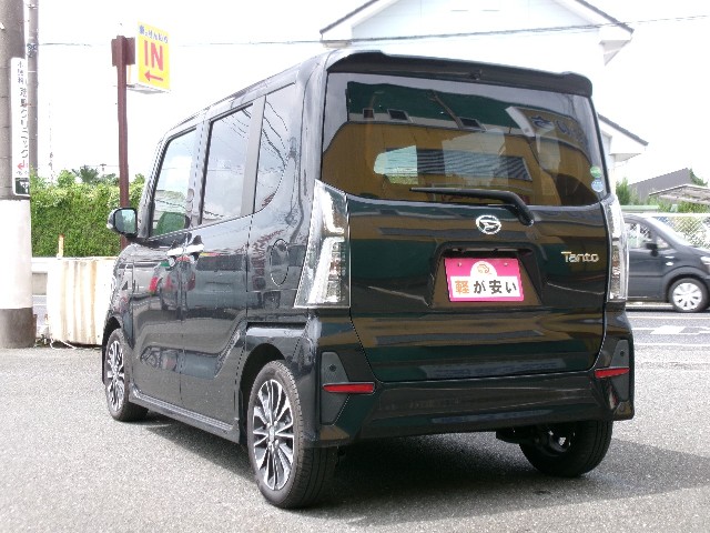 ダイハツ タントカスタム7枚目