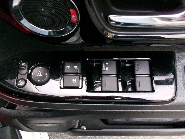 ホンダ N-BOXカスタム15枚目