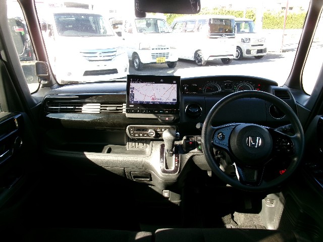 ホンダ N-BOXカスタム11枚目