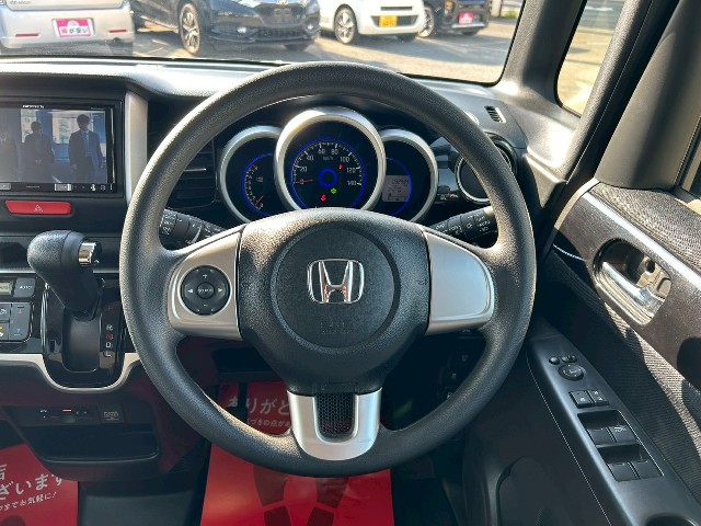 ホンダ N-BOXカスタム10枚目