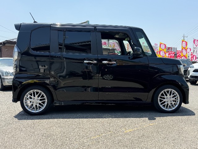 ホンダ N-BOXカスタム3枚目