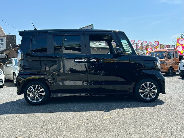 ホンダ N-BOXカスタム3枚目