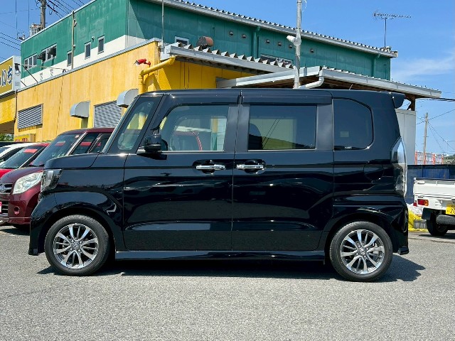 ホンダ N-BOXカスタム7枚目