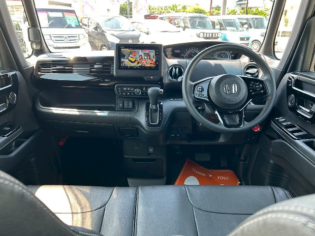 ホンダ N-BOXカスタム9枚目