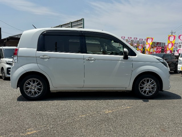 トヨタ スペイド4枚目