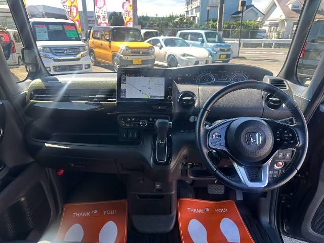 ホンダ N-BOXカスタム10枚目