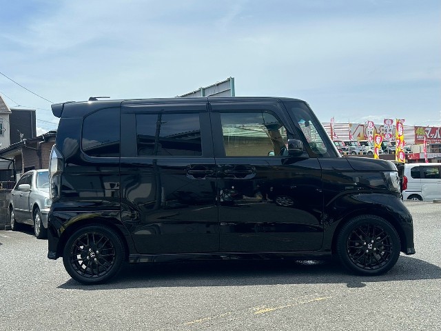ホンダ N-BOXカスタム4枚目