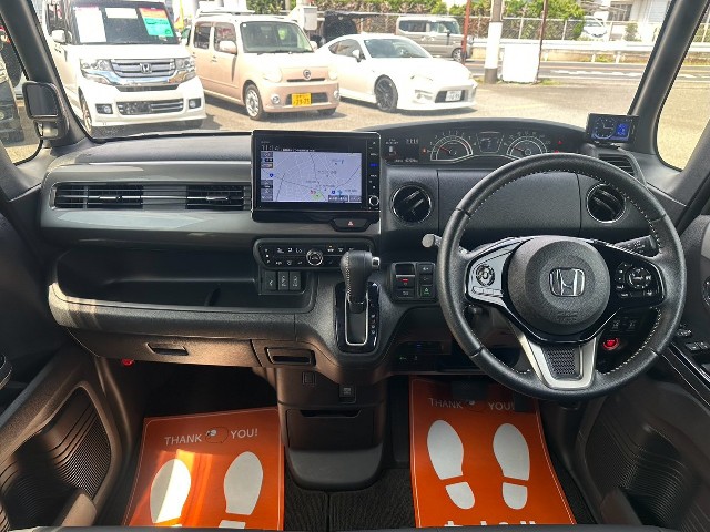 ホンダ N-BOXカスタム10枚目
