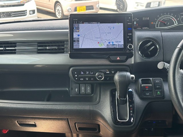 ホンダ N-BOXカスタム11枚目